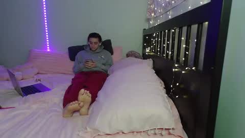 pink_tv online show from 11-02-25, 12:35