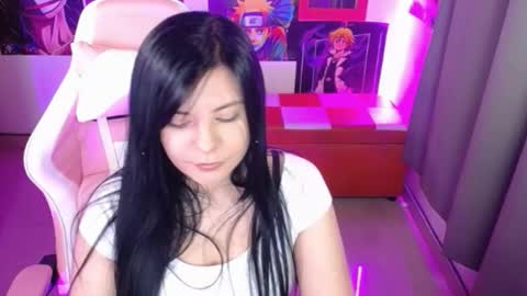 pink_yuii online show from 01-11-26, 01:32