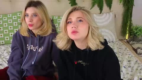 Adele online show from 10-31-25, 08:59