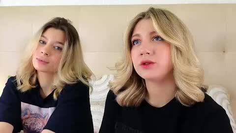 Adele online show from 12-20-25, 09:05