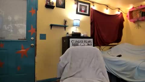 Virginity smiles online show from 11-23-25, 08:25