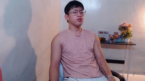 Snapshot of pinkcock_froi chatting on 01-06-25, 02:04 froi online show from 01-06-25, 02:04