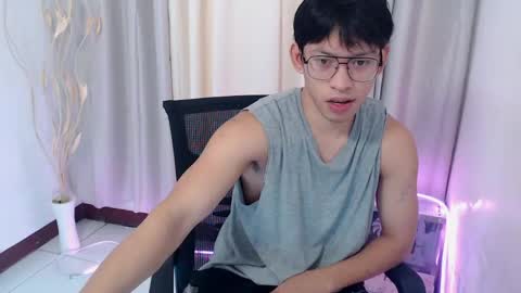 Snapshot of pinkcock_froi chatting on 05-22-26, 01:57 froi online show from 05-22-26, 01:57