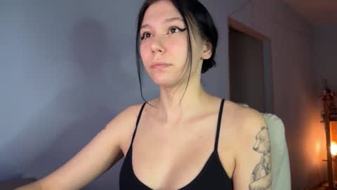 Snapshot of pinkdollylovv chatting on 12-21-25, 08:38 pinkdollylovv online show from 12-21-25, 08:38