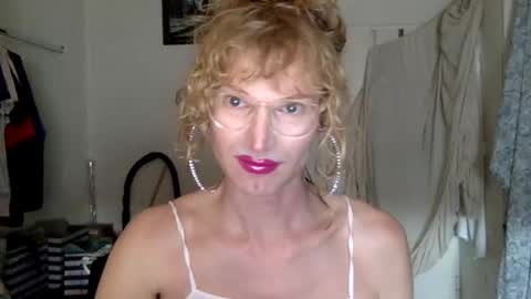 Snapshot of pinkfag chatting on 02-04-25, 11:27 pinkfag online show from 02-04-25, 11:27