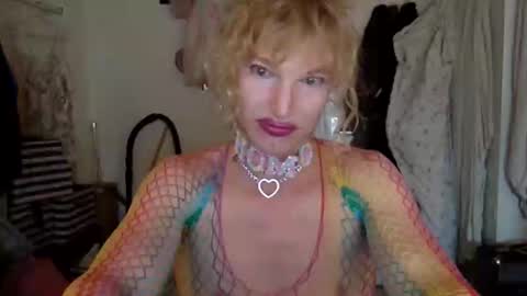 Snapshot of pinkfag chatting on 02-14-25, 02:02 pinkfag online show from 02-14-25, 02:02