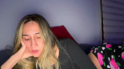 Pinkilola online show from 04-19-26, 03:28