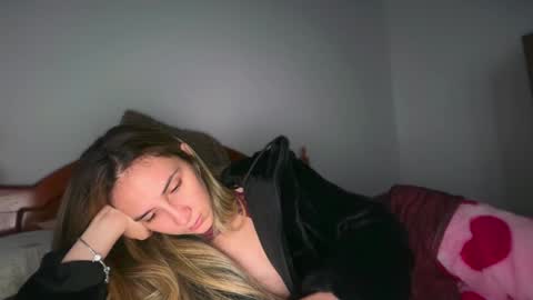 Pinkilola online show from 05-16-26, 01:43