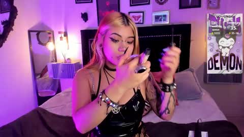 Snapshot of pinkk_demon chatting on 02-26-26, 12:15 PINKK online show from 02-26-26, 12:15