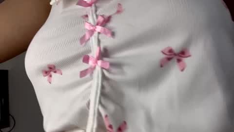 Snapshot of pinkncrazy chatting on 11-28-25, 09:23 HERES ALICE WELCOME EVERYONE LOVENSE DOMI REACT TO YOUR TIPS LETS MAKE A GREAT SHOW TOGETHER online show from 11-28-25, 09:23