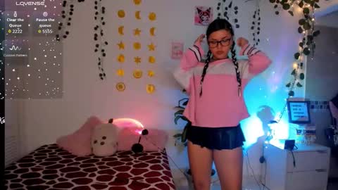 Snapshot of pinkpantherr_ chatting on 01-11-26, 10:59 Sarah .. online show from 01-11-26, 10:59