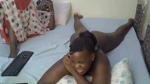 Snapshot of pinky_ebony1 chatting on 10-16-25, 07:48 pinky online show from 10-16-25, 07:48