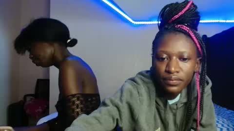 Pinky online show from 11-23-25, 04:56