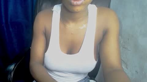 Snapshot of pinky_pussy68635 chatting on 11-22-25, 08:08 Arena online show from 11-22-25, 08:08