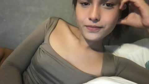 Snapshot of pinky_skylar chatting on 04-25-26, 03:09 taylor-dont forget to follow and give thumps up online show from 04-25-26, 03:09