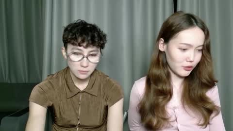 Li long hair and Ru short hair online show from 05-20-26, 11:11
