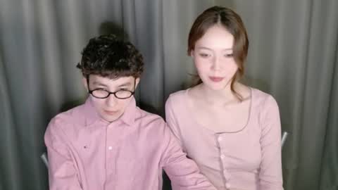 Li long hair and Ru short hair online show from 06-14-26, 11:07