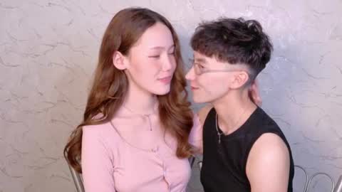 Li long hair and Ru short hair online show from 08-01-26, 03:11