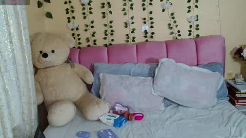 Pinky online show from 04-08-26, 01:27