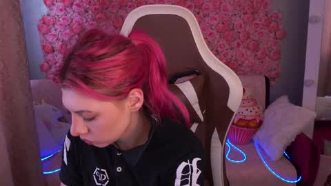 pinkytrix online show from 05-18-26, 12:55