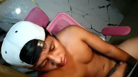 Snapshot of pinoy_fuckboyxxx chatting on 06-14-26, 02:24 pinoy_fuckboyxxx online show from 06-14-26, 02:24