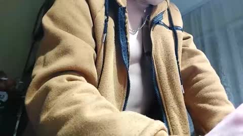 Snapshot of piotruspan94 chatting on 10-27-25, 01:09 piotruspan94 online show from 10-27-25, 01:09