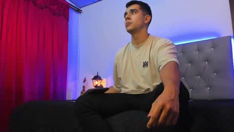 Snapshot of pipe_320 chatting on 02-19-25, 02:33 pipe_320 online show from 02-19-25, 02:33