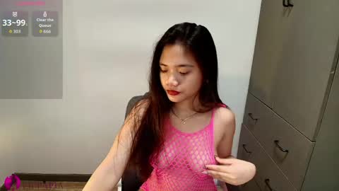 Snapshot of pippapia chatting on 05-27-26, 12:51 PippaPia online show from 05-27-26, 12:51