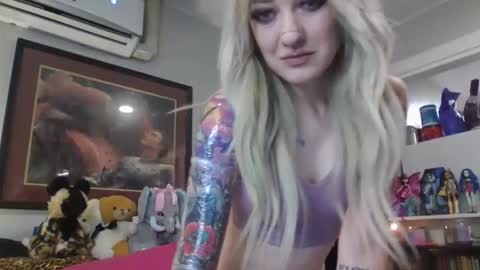 pirateprincessx online show from 11-07-25, 04:01