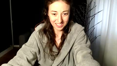 piscesgirl06 online show from 12-21-24, 09:23