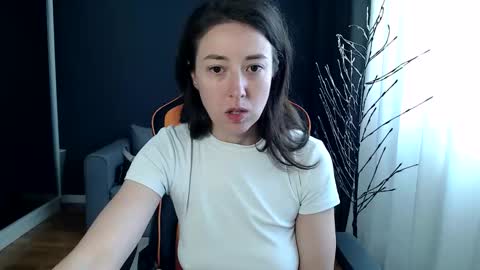 piscesgirl06 online show from 10-29-25, 06:26