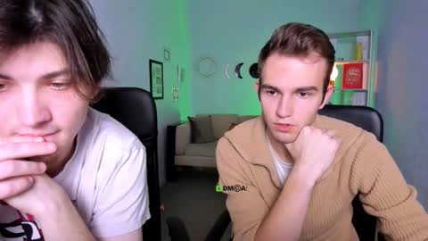 Snapshot of pit_wetty chatting on 12-04-25, 06:44 Pitt online show from 12-04-25, 06:44