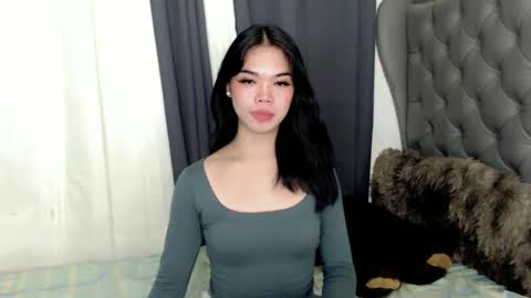 Snapshot of pitchy_pitch chatting on 02-07-25, 04:24 The Girl Named Eyve online show from 02-07-25, 04:24