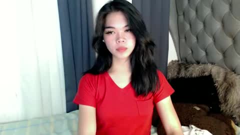 Snapshot of pitchy_pitch chatting on 02-08-25, 07:16 The Girl Named Eyve online show from 02-08-25, 07:16