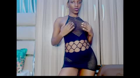 Snapshot of pixie_pulse chatting on 07-05-26, 06:42 Ella online show from 07-05-26, 06:42