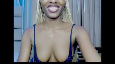 Snapshot of pixie_pulse chatting on 07-15-26, 06:40 Ella online show from 07-15-26, 06:40
