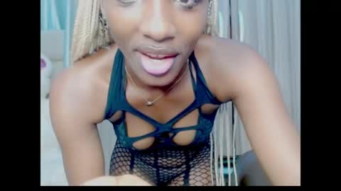 Snapshot of pixie_pulse chatting on 07-28-26, 06:09 Ella online show from 07-28-26, 06:09