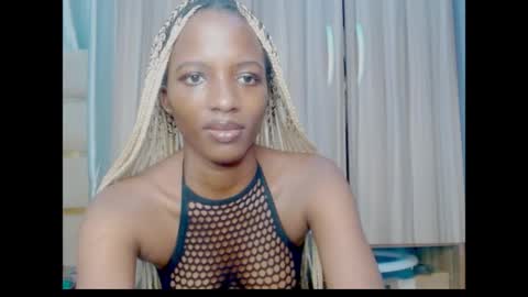 Snapshot of pixie_pulse chatting on 07-30-26, 06:34 Ella online show from 07-30-26, 06:34