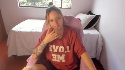 pixie online show from 04-18-26, 07:58