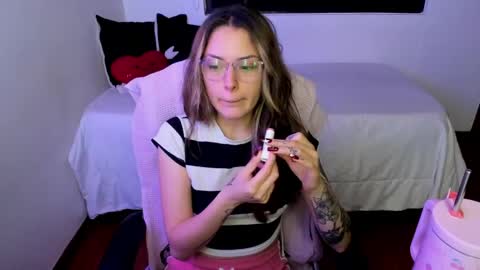pixie online show from 06-07-26, 01:21