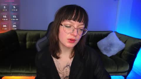 pixiepeachh online show from 10-14-25, 01:23