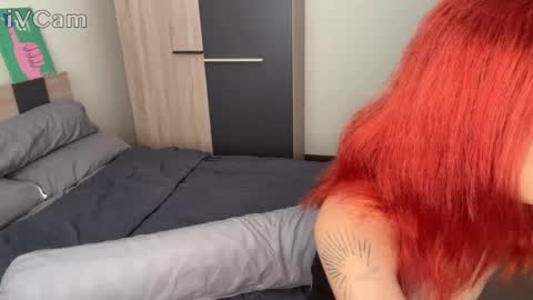 Snapshot of pixieyes0n chatting on 02-07-26, 02:37 Daryl online show from 02-07-26, 02:37