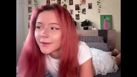 Snapshot of pixieyes0n chatting on 02-20-26, 02:41 Daryl online show from 02-20-26, 02:41