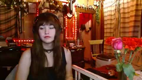 Snapshot of pixinun chatting on 02-17-26, 03:25 Izzy online show from 02-17-26, 03:25