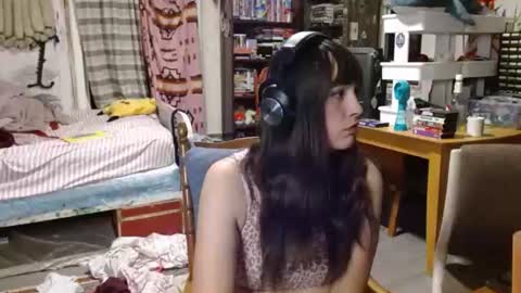 Izzy online show from 06-16-26, 03:42