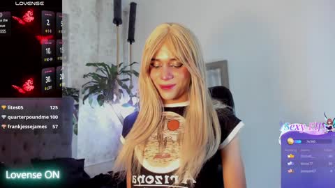 Snapshot of pixy_20 chatting on 01-13-25, 04:39 cris online show from 01-13-25, 04:39