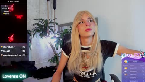 Snapshot of pixy_20 chatting on 01-13-25, 07:43 cris online show from 01-13-25, 07:43