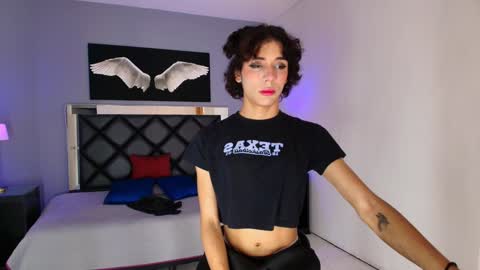 Snapshot of pixy_20 chatting on 02-05-25, 01:47 cris online show from 02-05-25, 01:47