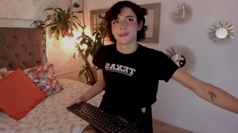 Snapshot of pixy_20 chatting on 02-05-25, 07:50 cris online show from 02-05-25, 07:50