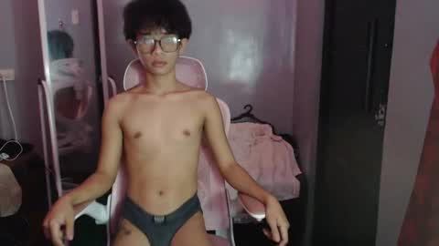 Snapshot of pixydust_69 chatting on 11-23-25, 11:21 pixydust_69 online show from 11-23-25, 11:21